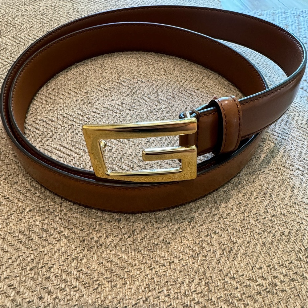 Gucci belt brown w/gold square G buckle. Men’s 110” 44 waist 1” thick